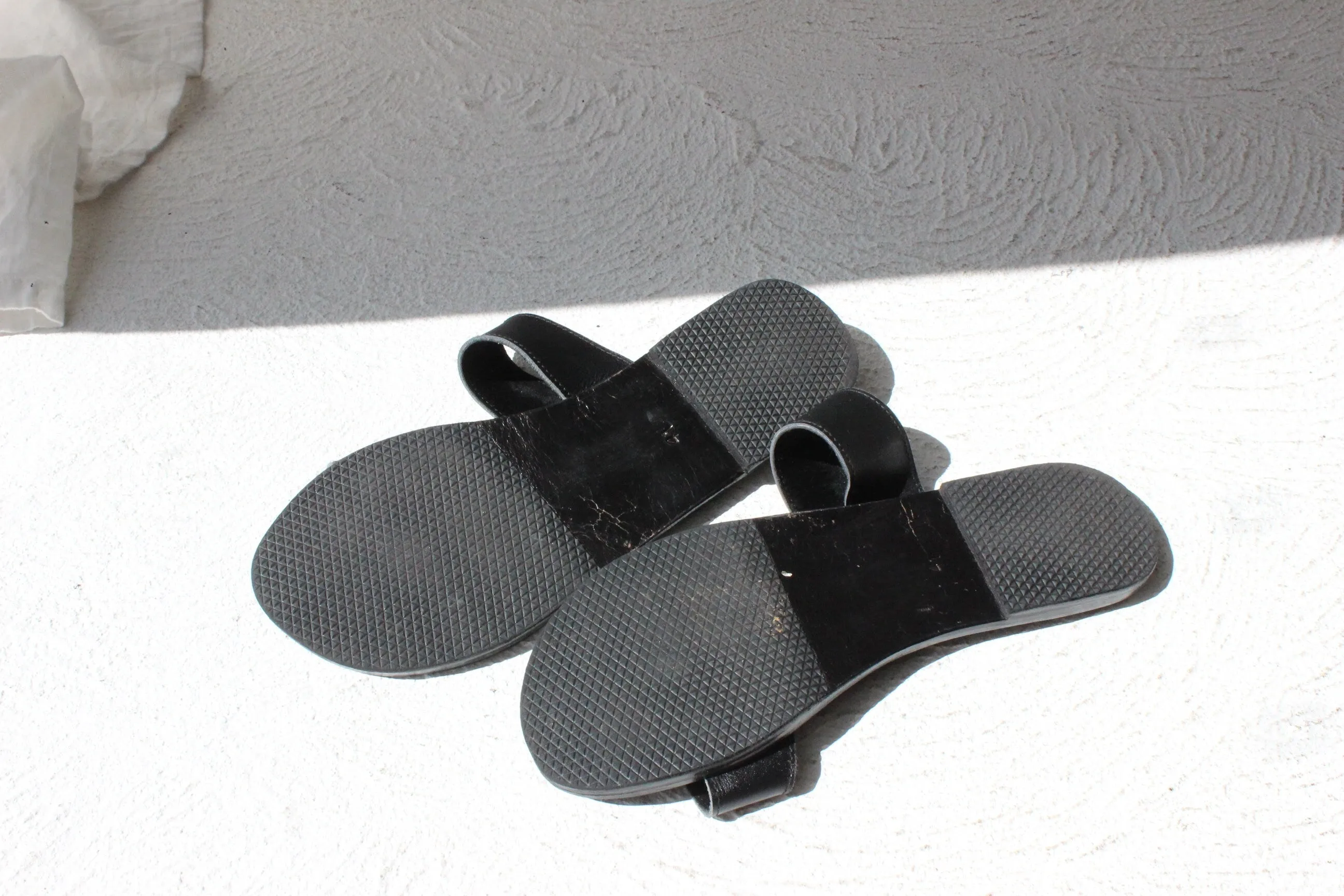 Custom Made Indonesian Minimal Black Leather Sandals ~ Euro 40