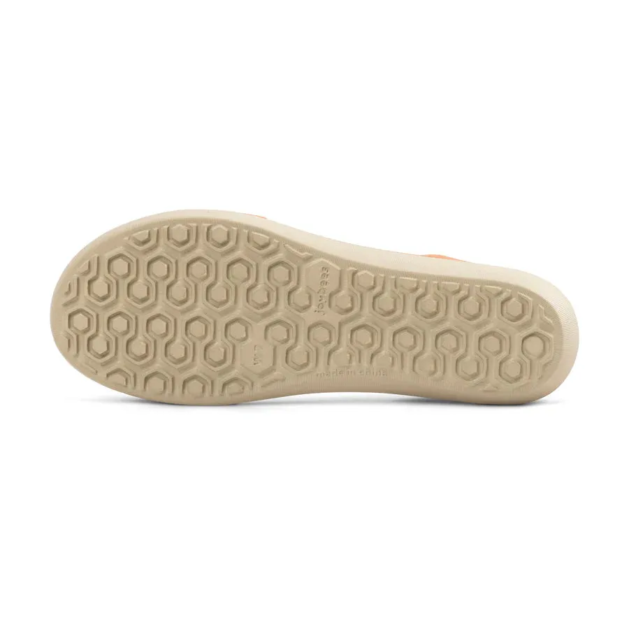 Women's JoyBees Friday Flat